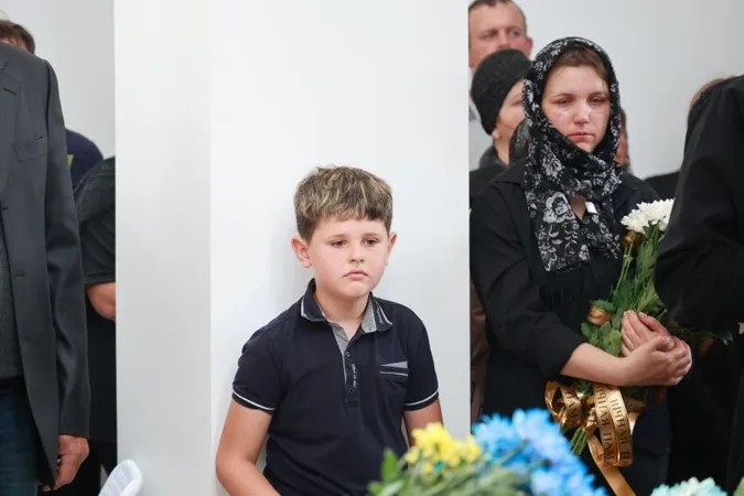«Був найбільшою опорою і підтримкою»: на Волині попрощалися з загиблим воїном Ігорем Лавришиним