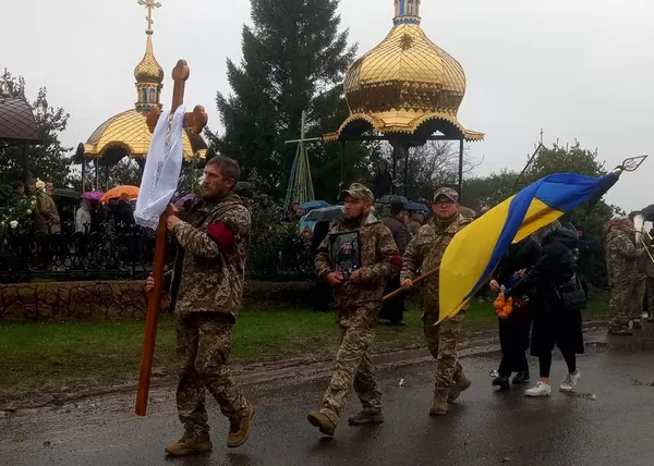 На Волині попрощались із загиблим воїном Петром Грисюком (фото)