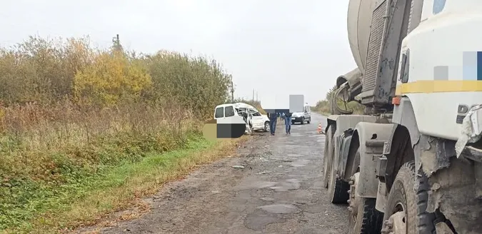 На Волині зіткнулися легковик і вантажівка – загинув 52-річний пасажир (фото)