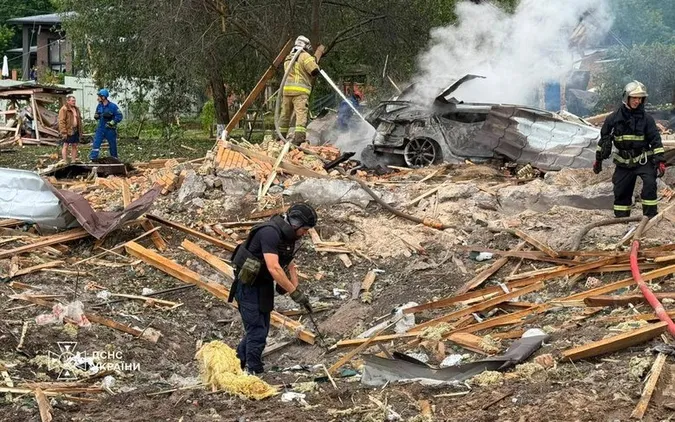 10 загиблих, 100 поранених: що відомо про удар по полігону на Київщині (фото)
