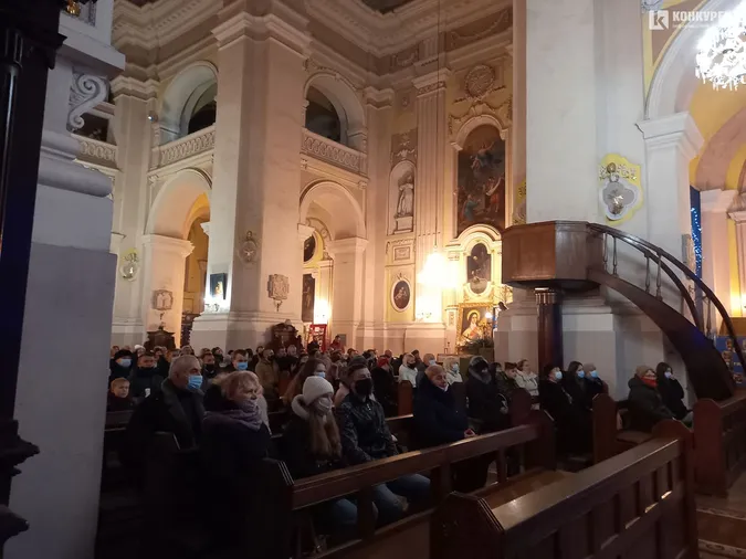 У луцькому костелі почали святкувати Різдво (фото)