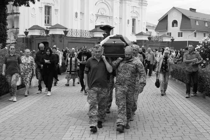 У Луцьку попрощалися із загиблим на Донеччині десантником Михайлом Кузьмою (фото)