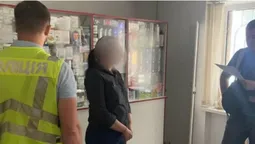 На Прикарпатті підприємиця організувала продаж наркотиків у аптеці (фото)
