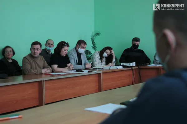 Люди не розуміють, що тепер вони власники: у Луцьку прозвітували управителі міських будинків (фото)