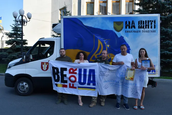 У Луцьку благодійники передали місії «На щиті» нове авто (фото)