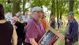 Знищені будинки та житло в підвалі: «Свідомі» привезли допомогу жертвам війни (відео)