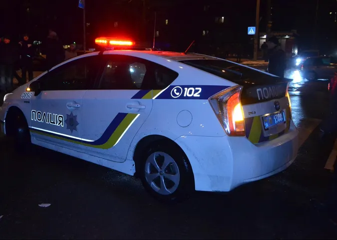 У магазині в Луцьку палицями відгамселили 17-річного хлопця