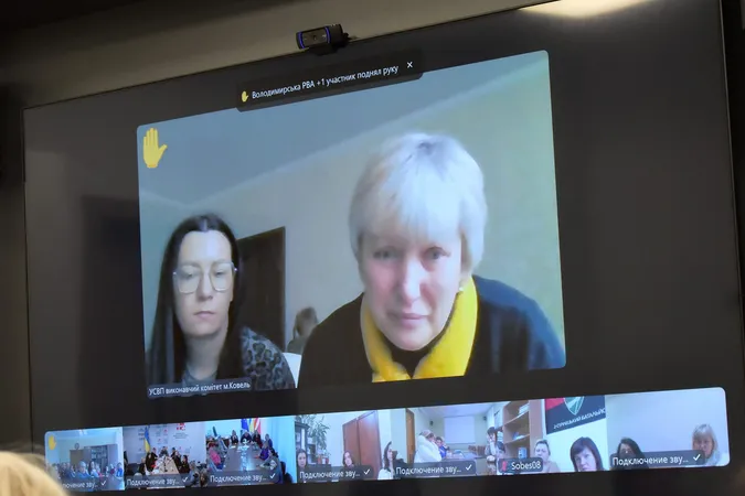 Голова Волинської ОВА поспілкувався з сім'ями військових: обговорили проблеми (фото)