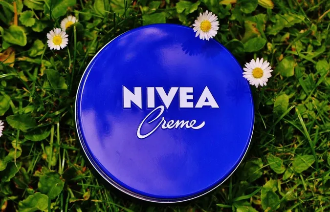 Чи можна користуватись кремом Nivea у синій баночці