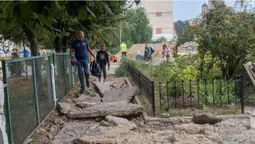 Як просувається будівництво скверу біля луцької школи № 26 (фото)