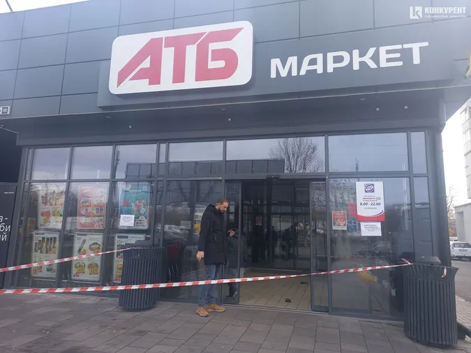 Все ще закритий: «ртутний» АТБ у Луцьку досі не працює (фото)