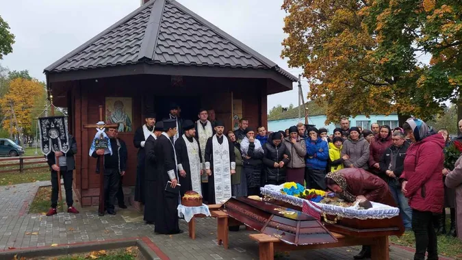 Віддав життя за нас: на Волині попрощалися з молодим воїном (фото, відео)