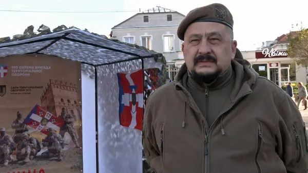 Мобільний рекрутинг: у центрі Луцька розповідали про набір у Волинську бригаду ТрО (відео)