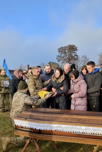 На Волині попрощалися із молодим воїном Іваном Оніщуком (фото)