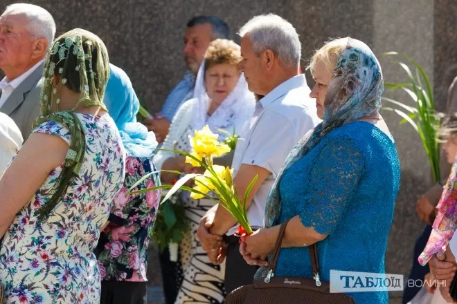 Як лучани на Трійцю освячували лепеху (фото)