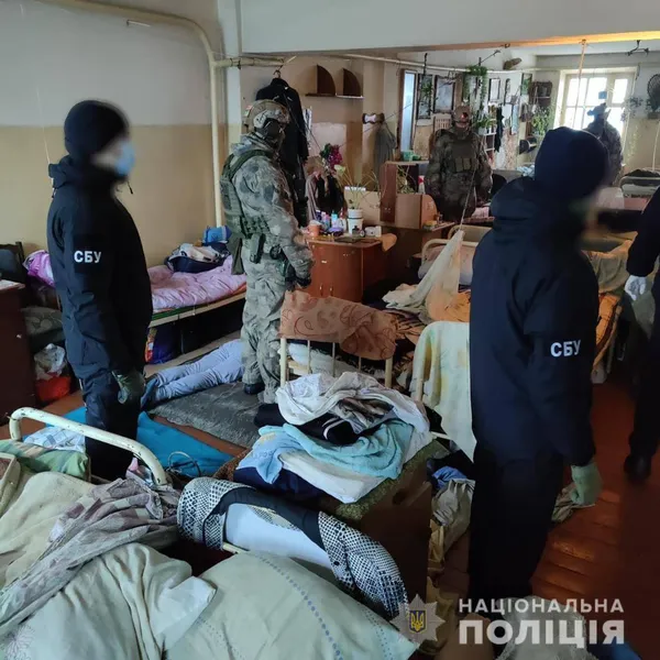 Жили «по понятіям» і збували наркотики: у Маневицькій колонії викрили організовану злочинну групу (фото, відео)