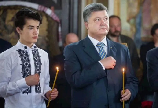 «Як вам не соромно?» – Порошенко прокоментував співи сина з російським репером