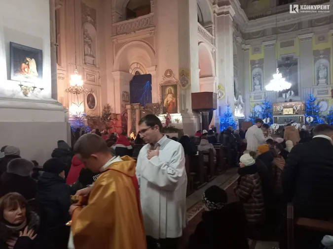 У луцькому костелі почали святкувати Різдво (фото)