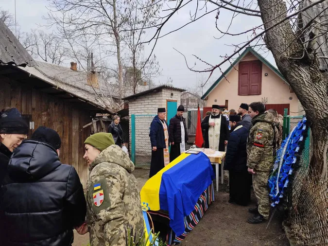 У Луцькому районі попрощалися із загиблим воїном Андрієм Драганчуком (фото)