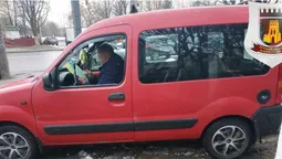 Замість газонів – місиво: у Луцьку оштрафували паркохама (фото)