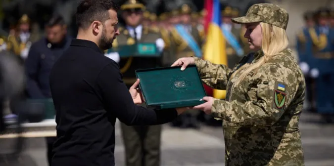 Бойова медикиня з Волині отримала «Хрест бойових заслуг» від Зеленського