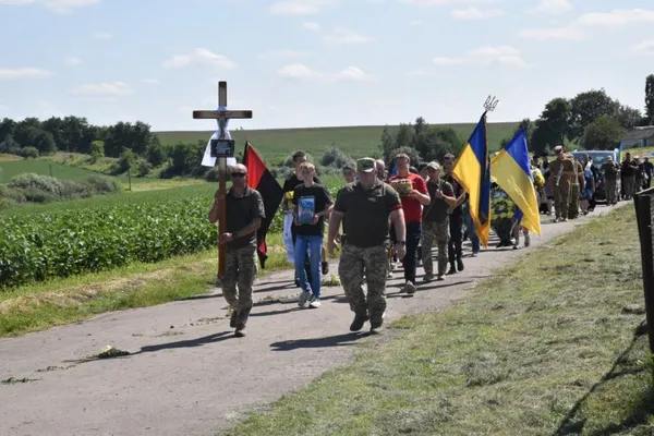 Навіки 26: на Волині попрощалися з Героєм Валентином Богатих (фото)