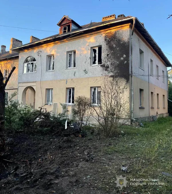 У Луцьку поліція документує пошкодження внаслідок нічної атаки росіян (фото)