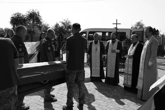 Під Луцьком попрощалися із загиблим на Донеччині Юрієм Крисюком (фото)