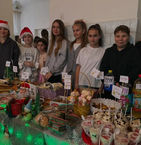 У Нововолинську школярі наярмаркували майже 76 тисяч для воїнів (фото)