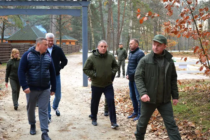 На Волині висадили тисячі дубів та сосен (фото)