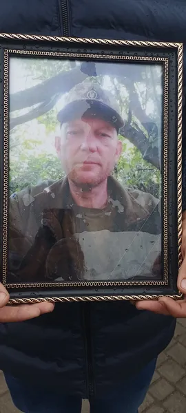 Понад рік вважався зниклим безвісти: у Підгайцях попрощалися з воїном Віталієм Сюрхою (фото)