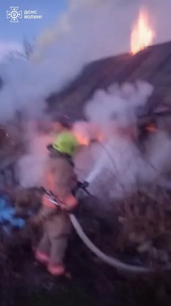 У Луцькому районі діти підпалили хату-пустку (фото)