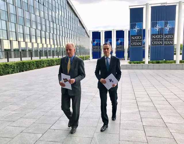 Офіційно: Фінляндія і Швеція подали заявки на вступ у НАТО