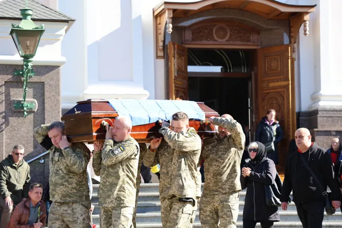 У Луцьку попрощалися із загиблим на Донеччині Артуром Задоянним (фото)
