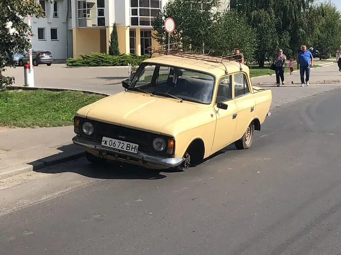 На Київському майдані  «загубили» триколісного «москалика» (Фото)