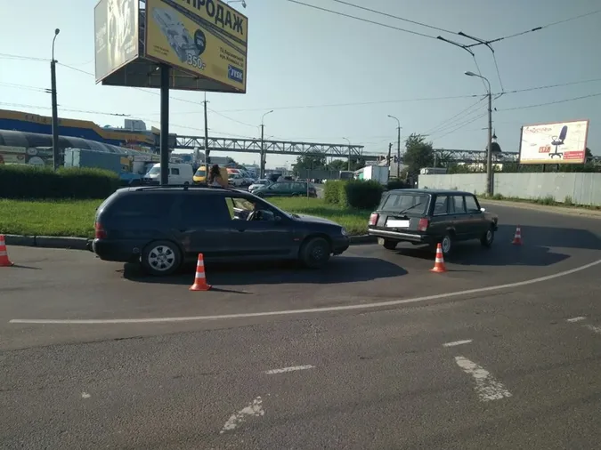 Де в Луцьку є перехрестя з круговим рухом