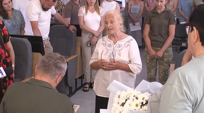 Мати загиблого воїна на Волині відмовилася приймати посмертну нагороду сина: у чому причина (відео)