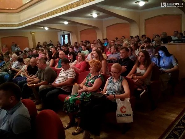 Що запитували лучани на громадських слуханнях по смороду (фото)