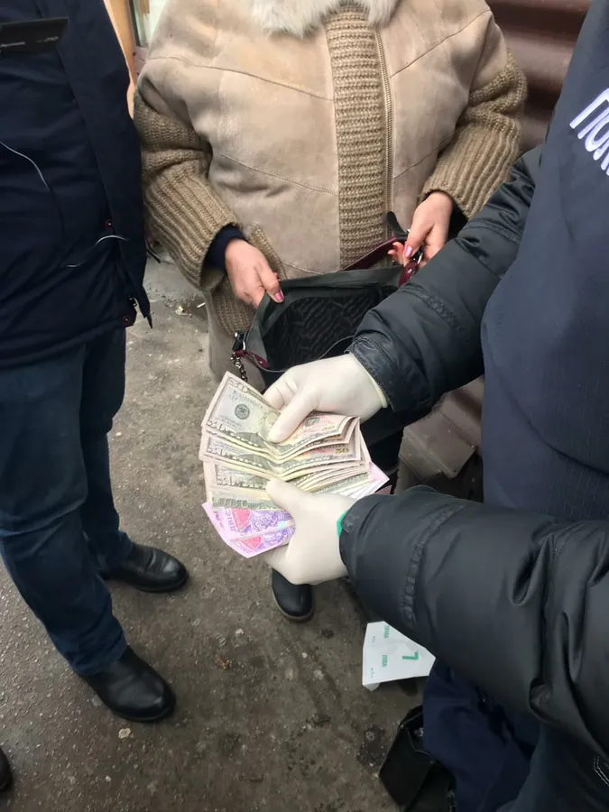 Екс-працівник Держархбудінспекції на Волині «збирав данину» за ліцензії