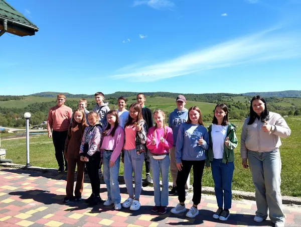 Майже 50 дітей з Волині вирушили на відпочинок у «Артек» (фото)