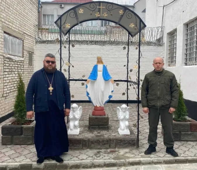 Діва Марія «поселилася» у Луцькому СІЗО (фото)