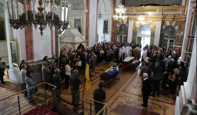У Луцьку попрощалися з Героями Романом Меюсом та Олександром Радивоніком (фото)