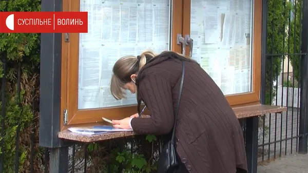 Щодня майже 200 волинян хочуть поїхати до Польщі (відео)