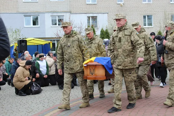 На Волині попрощалися з 25-річним захисником Антоном Хвостюком (фото)
