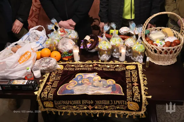 Світло переможе темряву: як «Сталева Сотка» відсвяткувала Великдень на передовій (фото)