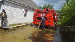 Негода на Волині: рятувальники продовжують відкачувати воду