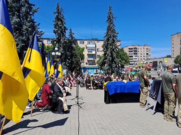 Сирота з Донбасу, який знайшов дім на Волині: у Ковелі попрощалися з воїном Олександром Шевченком (фото)