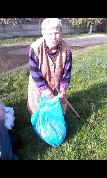Муніципали спіймали лучан, які викидають сміття на тротуари (фото)