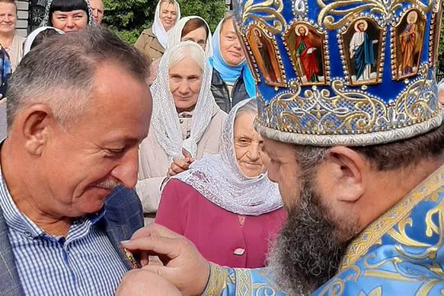 Митрополит Михаїл вручив головному рятувальнику Волині орден (фото)
