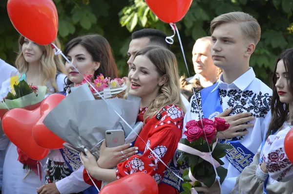 Свято Останнього дзвоника у луцькій школі № 1 (фото, відео)